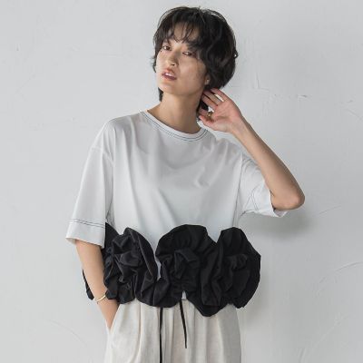 ボリュームフリルヘムドッキングクロップドＴシャツ≪手洗い可能≫