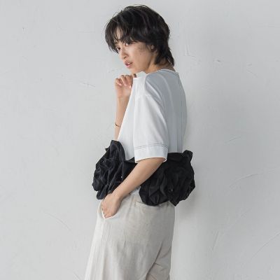 ボリュームフリルヘムドッキングクロップドＴシャツ≪手洗い可能≫