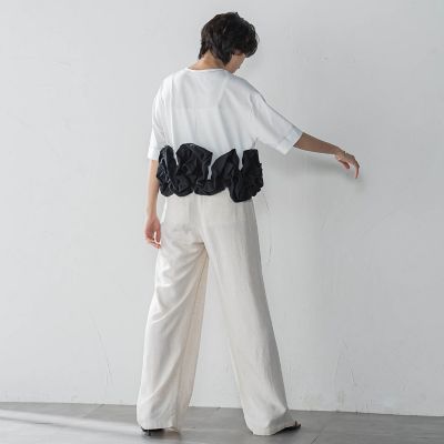 ボリュームフリルヘムドッキングクロップドＴシャツ≪手洗い可能≫