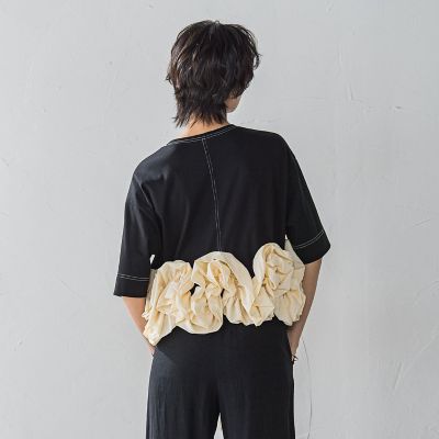 ボリュームフリルヘムドッキングクロップドＴシャツ≪手洗い可能≫