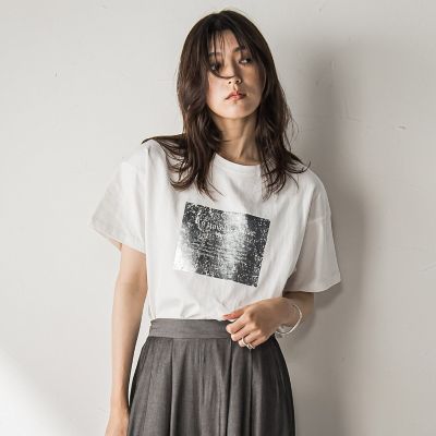 ＜MAYSON GREY（Women）＞【ＷＥＢ限定】スクエア箔オーバーサイズＴシャツ≪手洗い可能≫