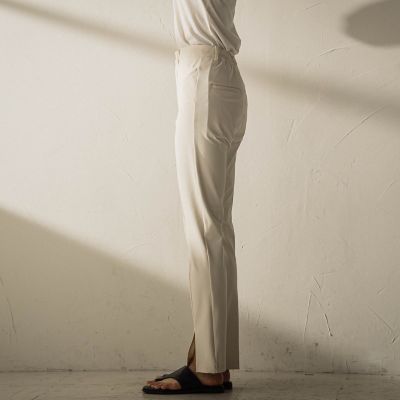 叶えるパンツ2023AW】AVAフロントスリットスリムパンツ