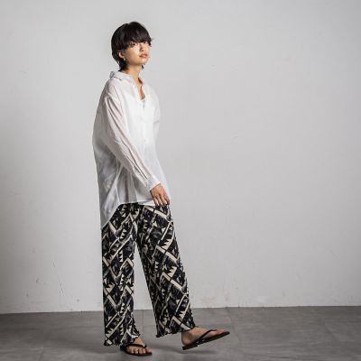 WEB限定＆一部店舗】オリエンタル柄クリスタルプリーツパンツ