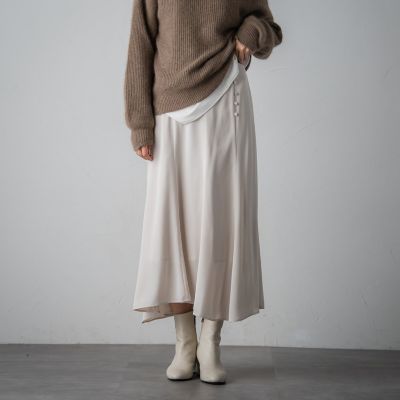 ＜MAYSON GREY（Women）＞マットサテンアシンメトリーヘムスカート≪洗濯機で洗える≫