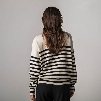 ワッペン付スウェットライクニットプルオーバー≪手洗い可能≫