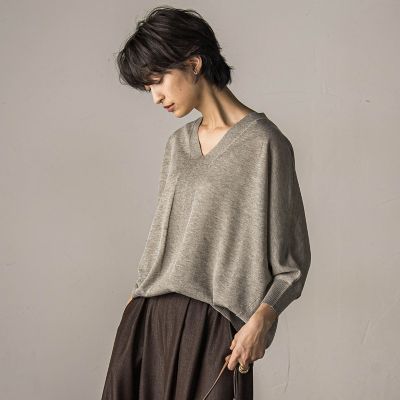 macaron slim white 15号 未使用 Vネック半袖サマーニットプルオーバー[品番：DSSW0001270