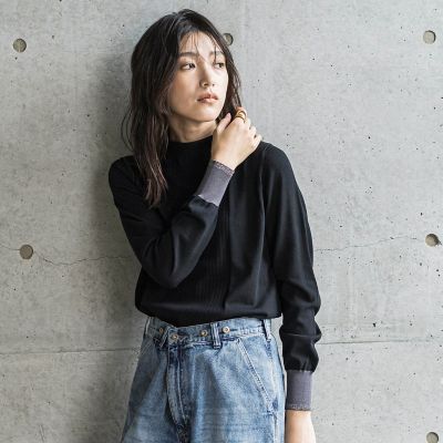 極美品 ハイクHYKE 上質ウール100% Vネックニット ライトグレー 2 HYKE（ハイク）ニット・セーター グレー サイズ:1(M位) レディース