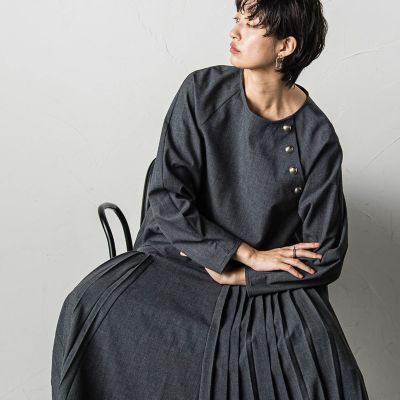 I'm/matereal クルーネックボタンカットソー I'm/matereal クルーネックボタンカットソー