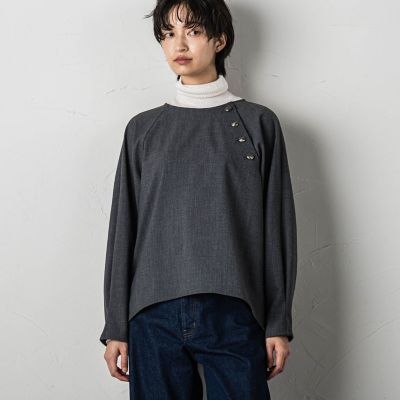 I'm/matereal クルーネックボタンカットソー