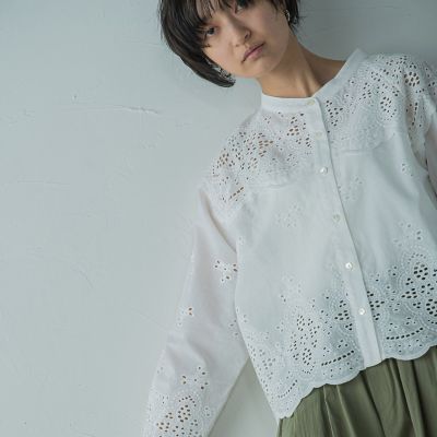 叶えるスカラップ刺繍クロップドシャツ≪手洗い可能≫