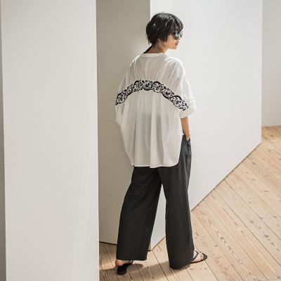 キャンブリックバックギャザー刺繍ブラウス≪手洗い可能≫