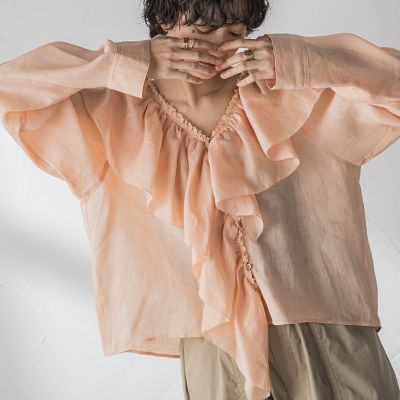 ＜MAYSON GREY（Women）＞ラスターラミーカルゼラッフルカラーブラウス