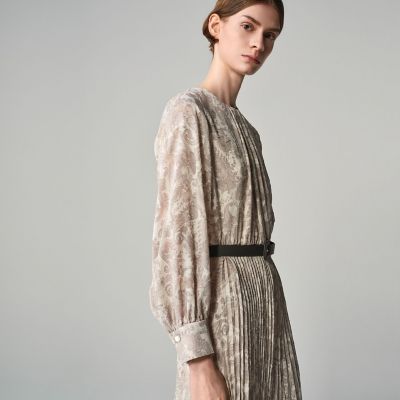Paul Stuartワンピース 長袖 シャンパンベージュ　サイズS〜M ウォッシャブル】シフォンカットペイズリー ワンピース | Paul Stuart