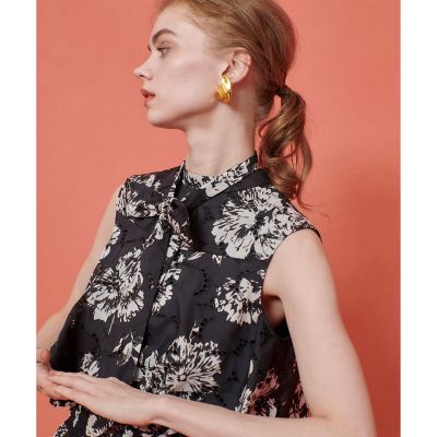 ＜allureville (Women)＞【ＬＯＵＬＯＵ　ＷＩＬＬＯＵＧＨＢＹ】モノトーンフラワー刺繍ブラウス