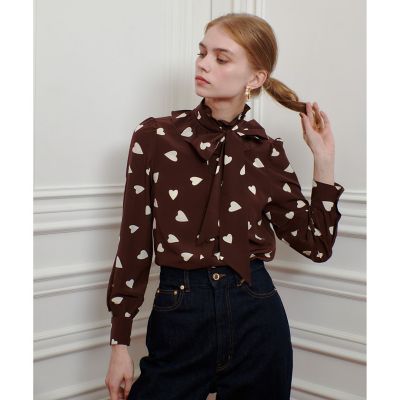 ＜allureville (Women)＞ＷＥＢ限定【ＬＯＵＬＯＵ　ＷＩＬＬＯＵＧＨＢＹ】デシンハートプリントボウタイブラウス