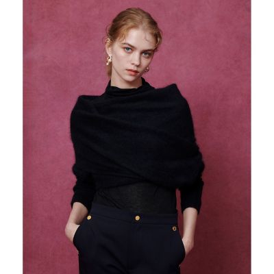 allureville (Women)/アルアバイル【LOULOU WILLOUGHBY】クロスアームニット 95ブラック スカーフ・ショール【三越伊勢丹/公式】