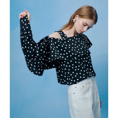 ＜allureville (Women)＞【ＬＯＵＬＯＵ　ＷＩＬＬＯＵＧＨＢＹ】アシメフリルオフショルブラウス