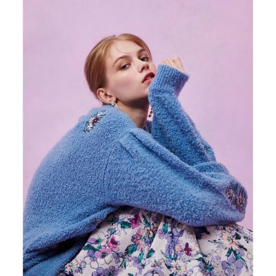 希少✨ブルマリン宝石パールビジュー柄カーディガン Anna Molinari 希少✨ブルマリン宝石パールビジュー柄カーディガン Anna Molinari