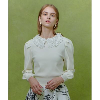 LOULOU WILLOUGHBY】フラワー衿付プルオーバー