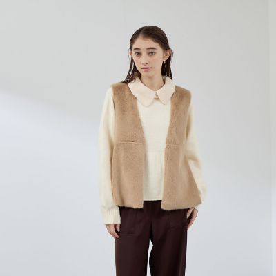 ＜QUEENS COURT（Women）＞フェイクムートンファーペプラムジレ