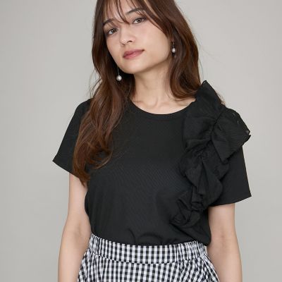 アシメショルダーフリルＴシャツ≪手洗い可能≫