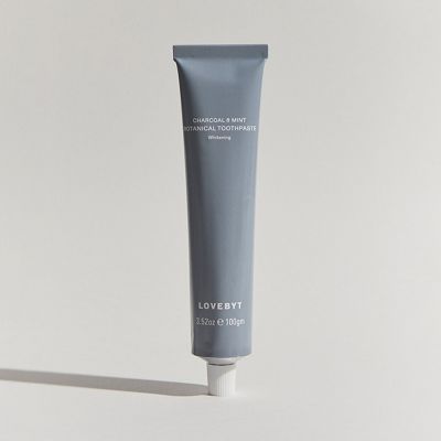 ＜LOVEBYT＞ボタニカル　トゥースペースト　チャコール＆ミント（５１０２７００１）