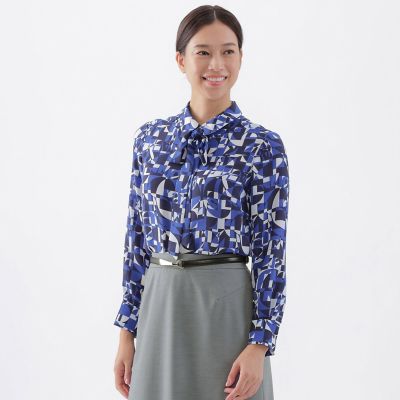 ＜TRANSWORK (Women)＞【ウォッシャブル】ゴールデンレシオプリントリボンブラウス