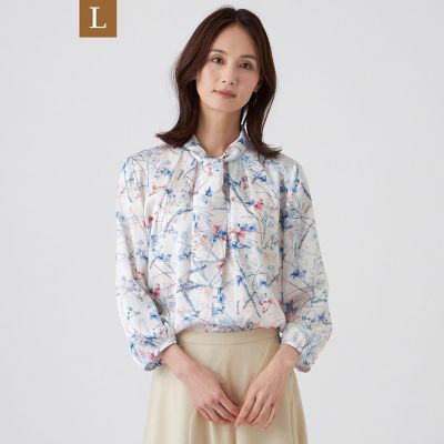 ＜TRANSWORK L (Women/大きいサイズ)＞【Ｌ】【ウォッシャブル】サテンフラワープリントブラウス