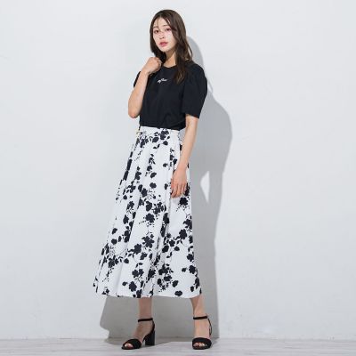 【IENA】モノトーンフラワー綿麻スカート IENA（イエナ）の「モノトーンフラワー綿麻スカート◇（スカート