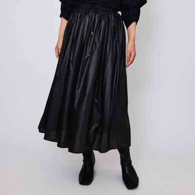 QUEENS COURT（Women）/クイーンズコート シアーレザー調フレアスカート&#8810;手洗い可能&#8811; 04ブラック ロングスカート【三越伊勢丹/公式】