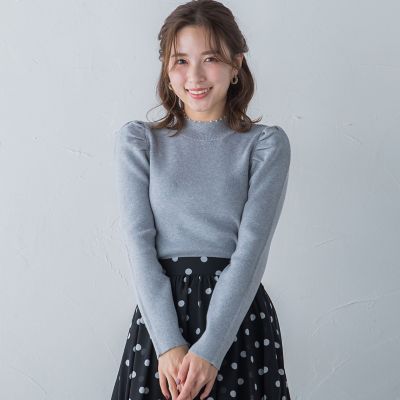 ＜QUEENS COURT（Women）＞襟パールスパンコールパフニット≪手洗い可能≫