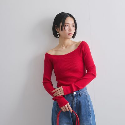 ＜QUEENS COURT（Women）＞オフショルリブニット≪手洗い可能≫