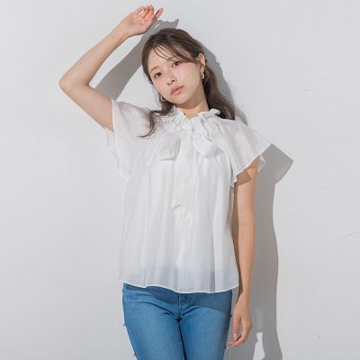 ＜QUEENS COURT（Women）＞シルキーローンリボンブラウス≪手洗い可能≫