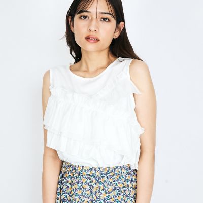 ＜QUEENS COURT（Women）＞シフォンフリルノースリブラウス≪手洗い可能≫