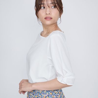 【SALE】QUEENS COURT（Women）/クイーンズコート サッカーパールボタンタックブラウス&#8810;手洗い可能&#8811; 02オフホワイト トップス【三越伊勢丹/公式】