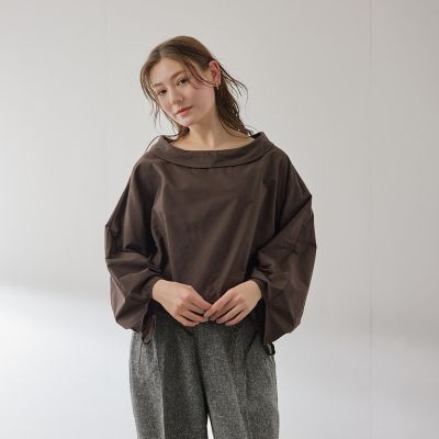 ＜QUEENS COURT（Women）＞ギャザースリーブボートネックブラウス≪洗濯機で洗える≫