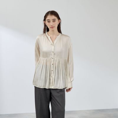 金色の刺繍が施されたサリーペチコートとブラウス(3セット) 金色の刺繍が施されたサリーペチコートとブラウス(3セット) 割繊サテン