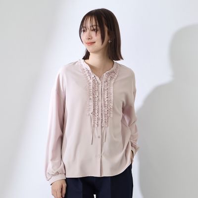 ＜QUEENS COURT（Women）＞ストレッチジョーゼットミニフリルブラウス