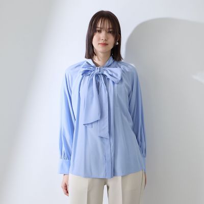 ＜QUEENS COURT（Women）＞クリアローンワイドボウタイブラウス