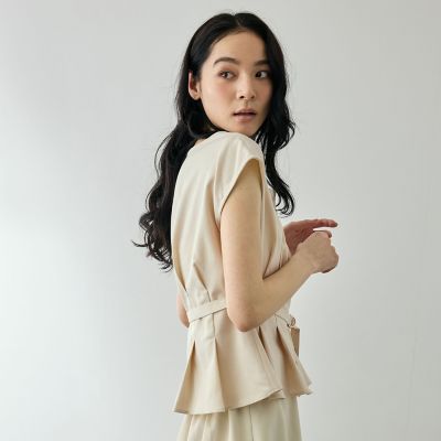 麻調ライトツイルスクエアネックブラウス | QUEENS COURT (Women