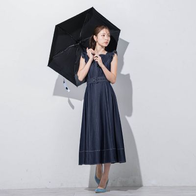 【晴雨兼用】モノトーンフラワー折りたたみ傘ホワイト（ＵＶ９９．８％カット）