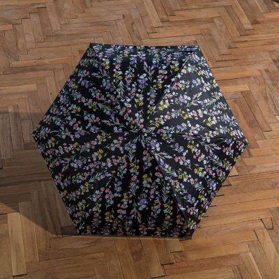 【晴雨兼用】ボタニカルフラワー折りたたみ傘ブラック（ＵＶ９９．８％カット）
