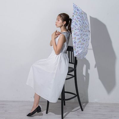 【晴雨兼用】ボタニカルフラワー折りたたみ傘ホワイト（ＵＶ９９．８％カット）