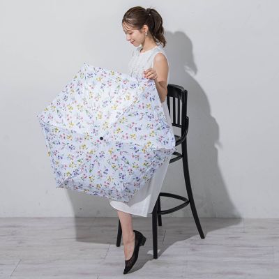 【晴雨兼用】ボタニカルフラワー折りたたみ傘ホワイト（ＵＶ９９．８％カット）