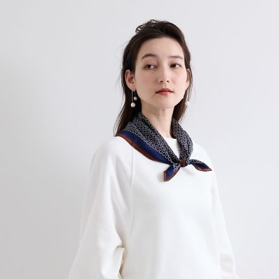 フチドリラインスカーフ