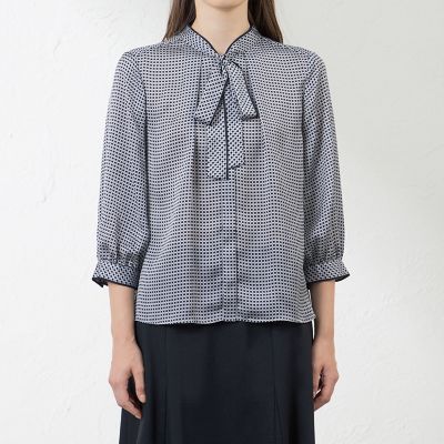近年・美品✨ アマカ フルールドットプリント ボウタイブラウス ネット完売品 アバカスドットプリントボウタイブラウス | AMACA (Women)/アマカ