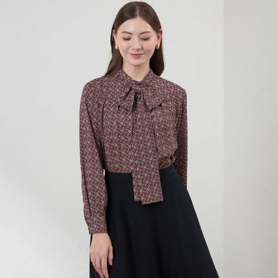 ＜AMACA (Women)＞【Ａｎｎｉｖｅｒｓａｒｙ　Ｐｉｅｃｅ】【ＬＩＢＥＲＴＹ】Ｒｉｂｂｏｎ　Ｍｅｄａｌｌｉｏｎ　ｂｌｏｕｓｅ