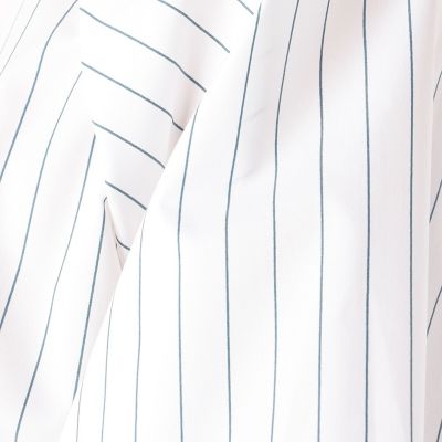 バイオツイル　ネックタックブラウス