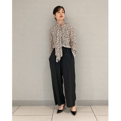 クレープデシンプリント　ボウタイブラウス