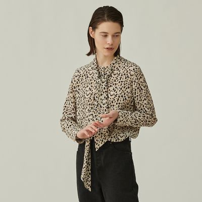 クレープデシンプリント　ボウタイブラウス